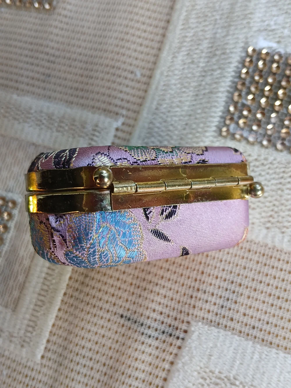 Rare KIMONO Ring case holder with Mirror Japanese Flower Vng